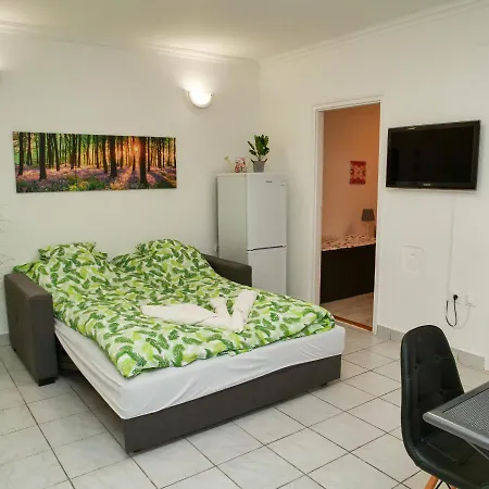 Cseresznyes Appartement *