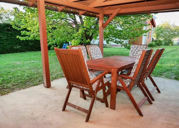 Cseresznyes Lejlighed Berekfürdő