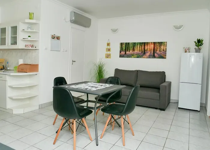 Apartament Cseresznyes *