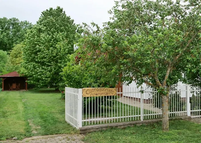 Cseresznyes Apartament