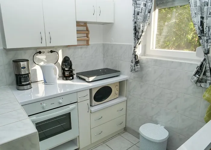 Cseresznyes Apartament *